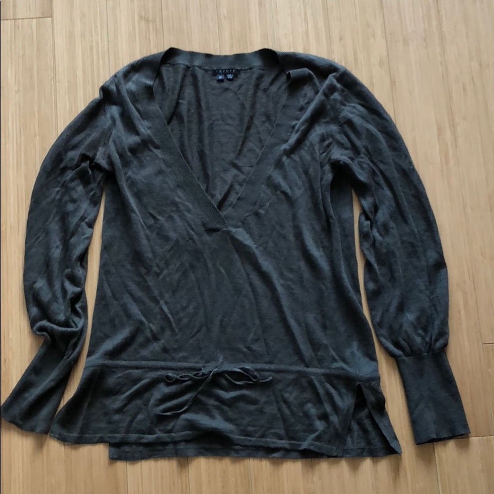 Theory sweater